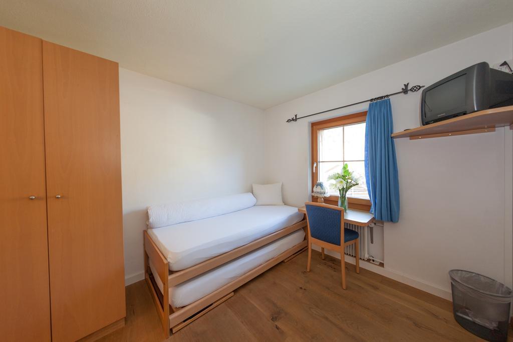 Familienhotel Alpina Брайль-Бригельс Экстерьер фото